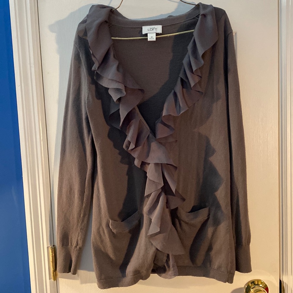 Gray cardigan with pockets